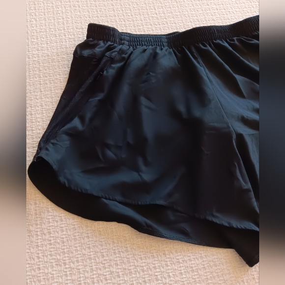 Thinx Women's Black Training Shorts - Size Medium - Picture 2 of 10